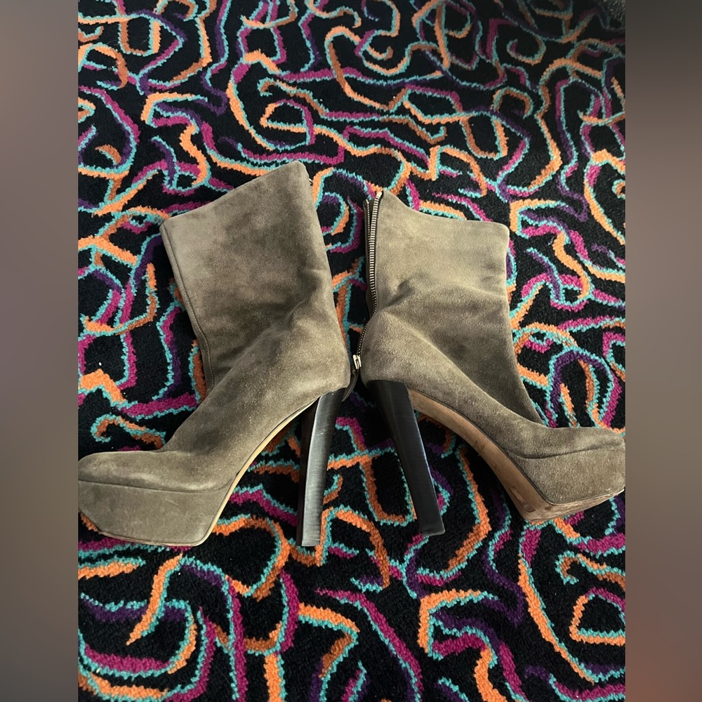 Giusseppe zanotti suede platform boots gorgeous platform worn 1x gray green